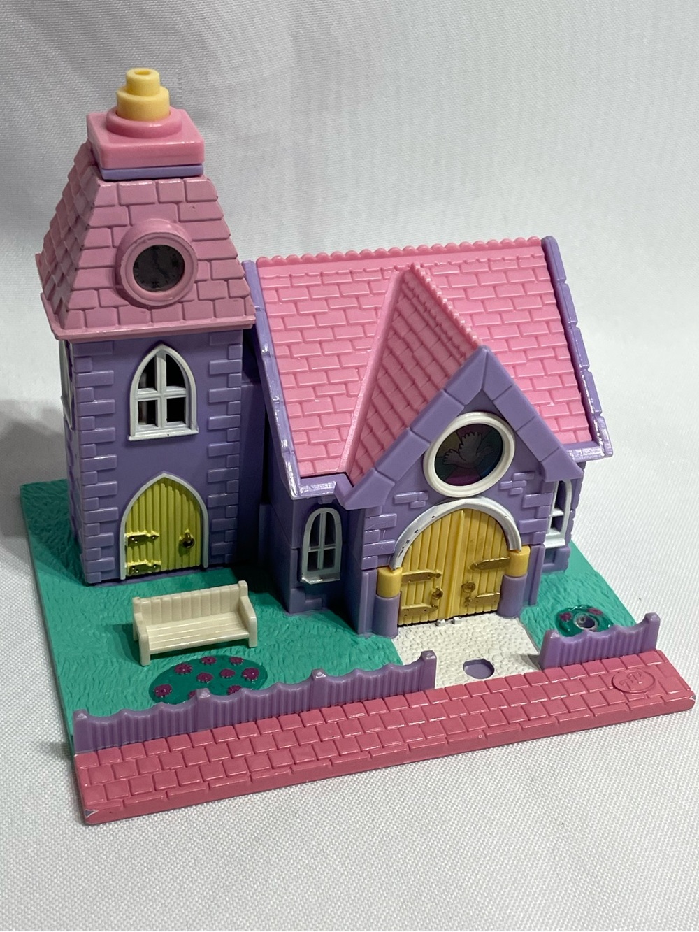 Vintage 1993 Bluebird Polly Pocket Light-Up Wedding Chapel playset NO DOLLS